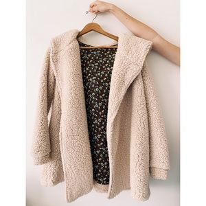 Oversized white Sherpa coat size S